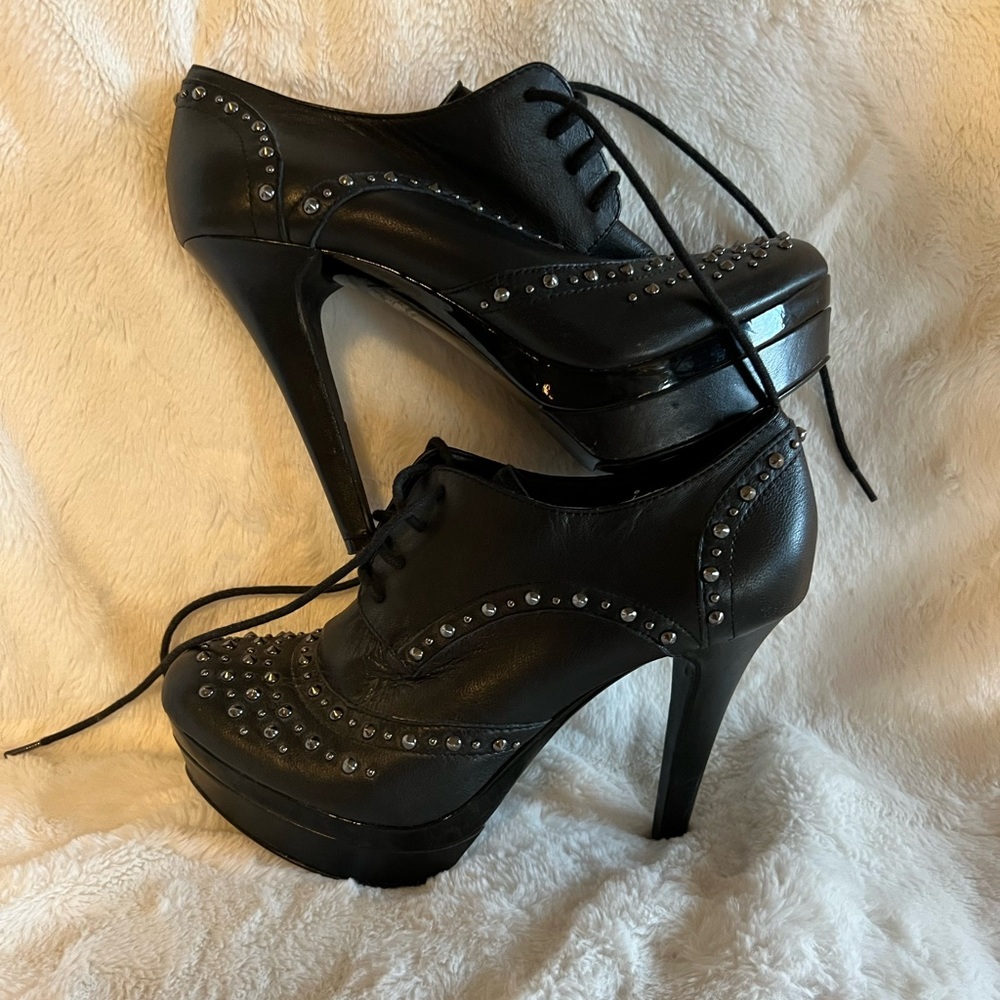 Gianni Bini size 9, tied up, platform booties. - Picture 6 of 7